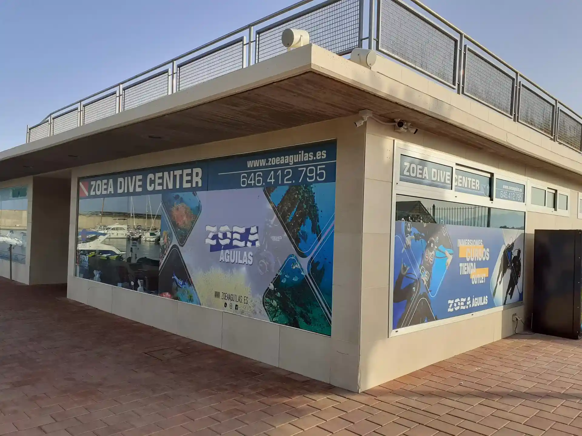 Foto de la tienda de buceo