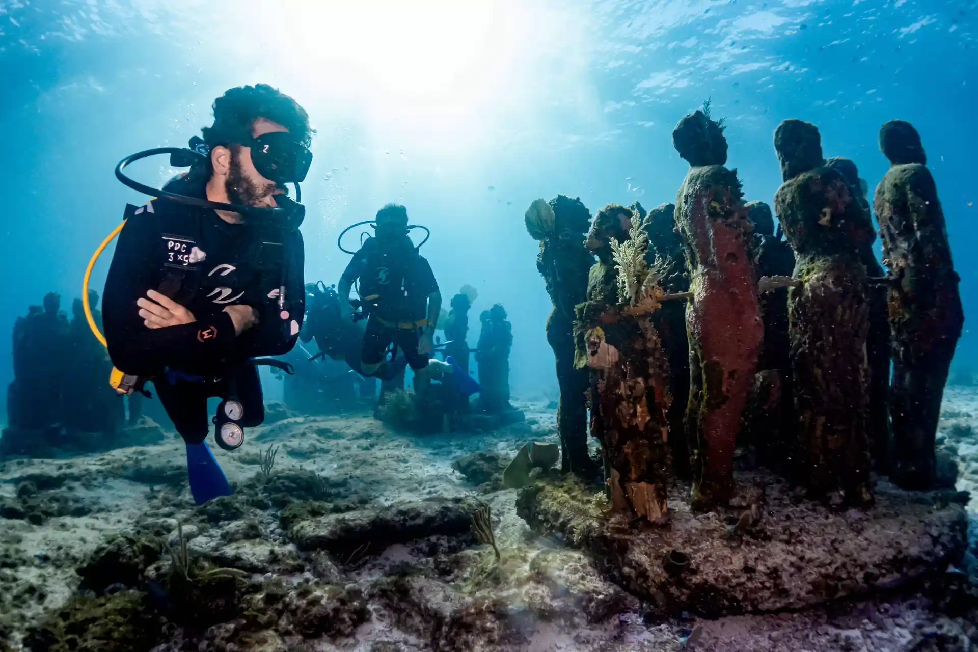 Entdecken Sie MUSA (Unterwasserskulpturenmuseum) noch heute mit uns!