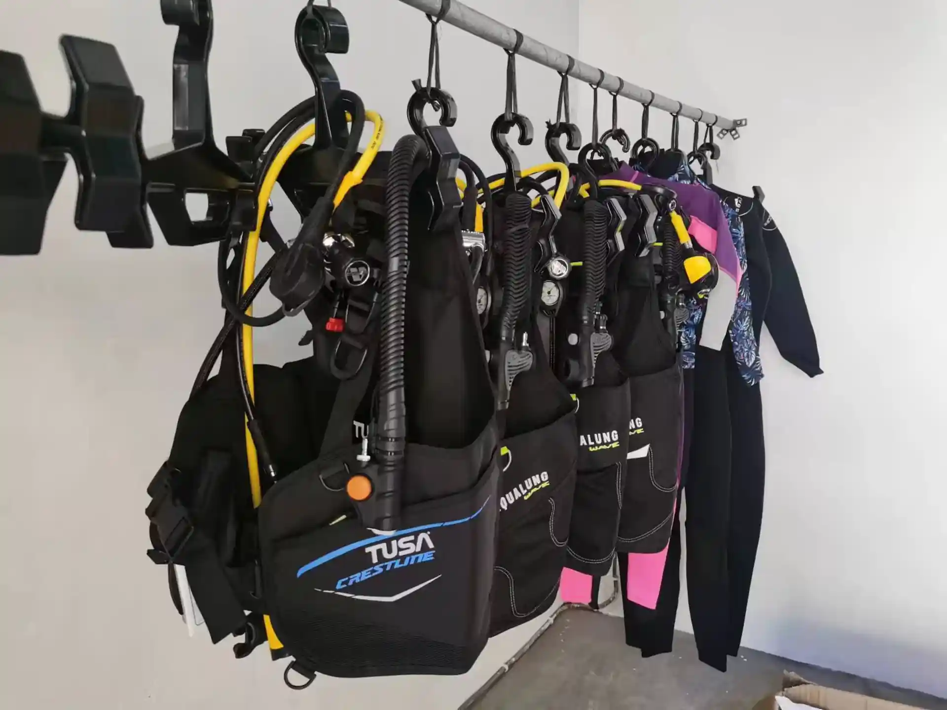 Dive shop photo