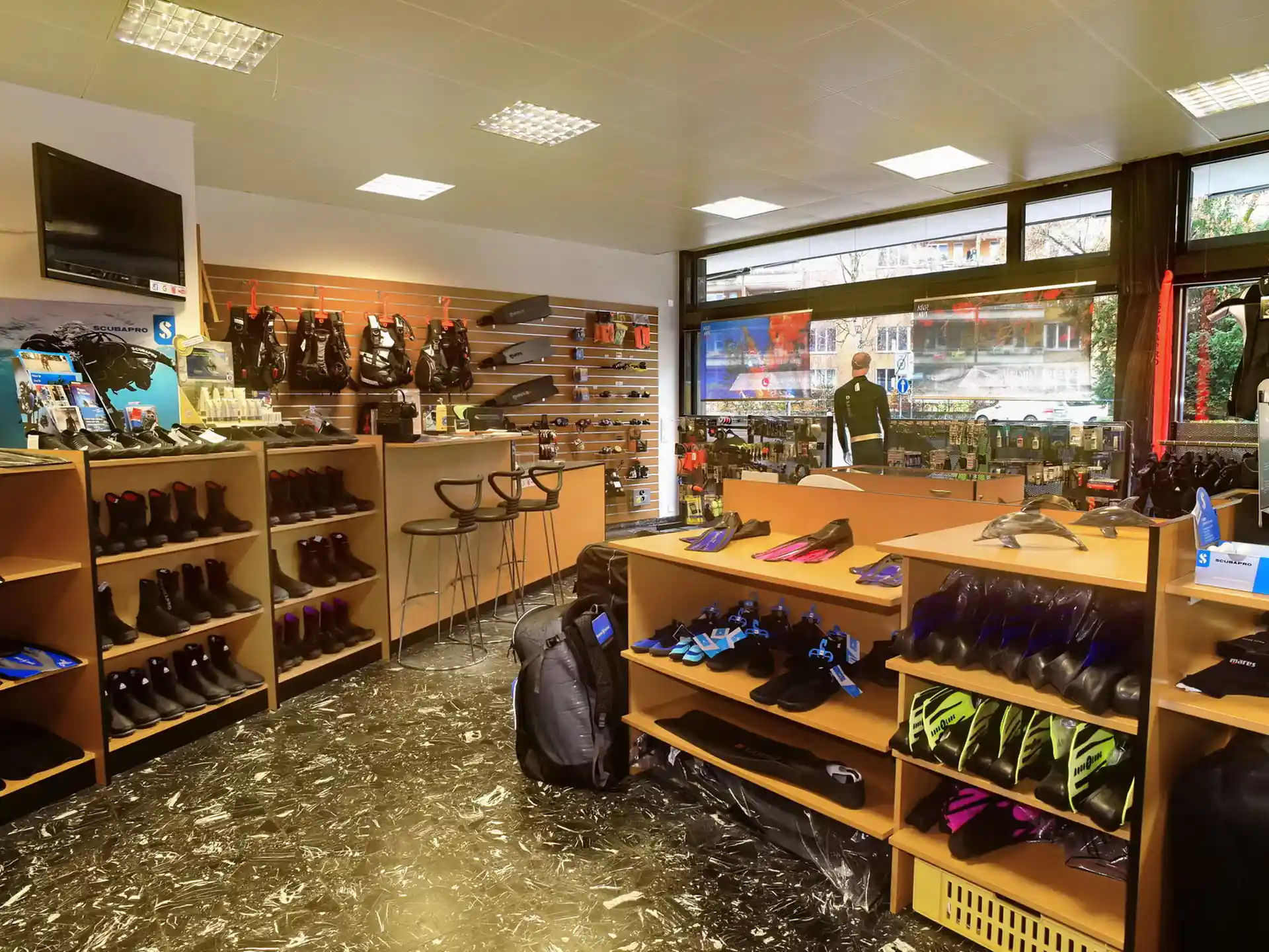 Dive shop photo