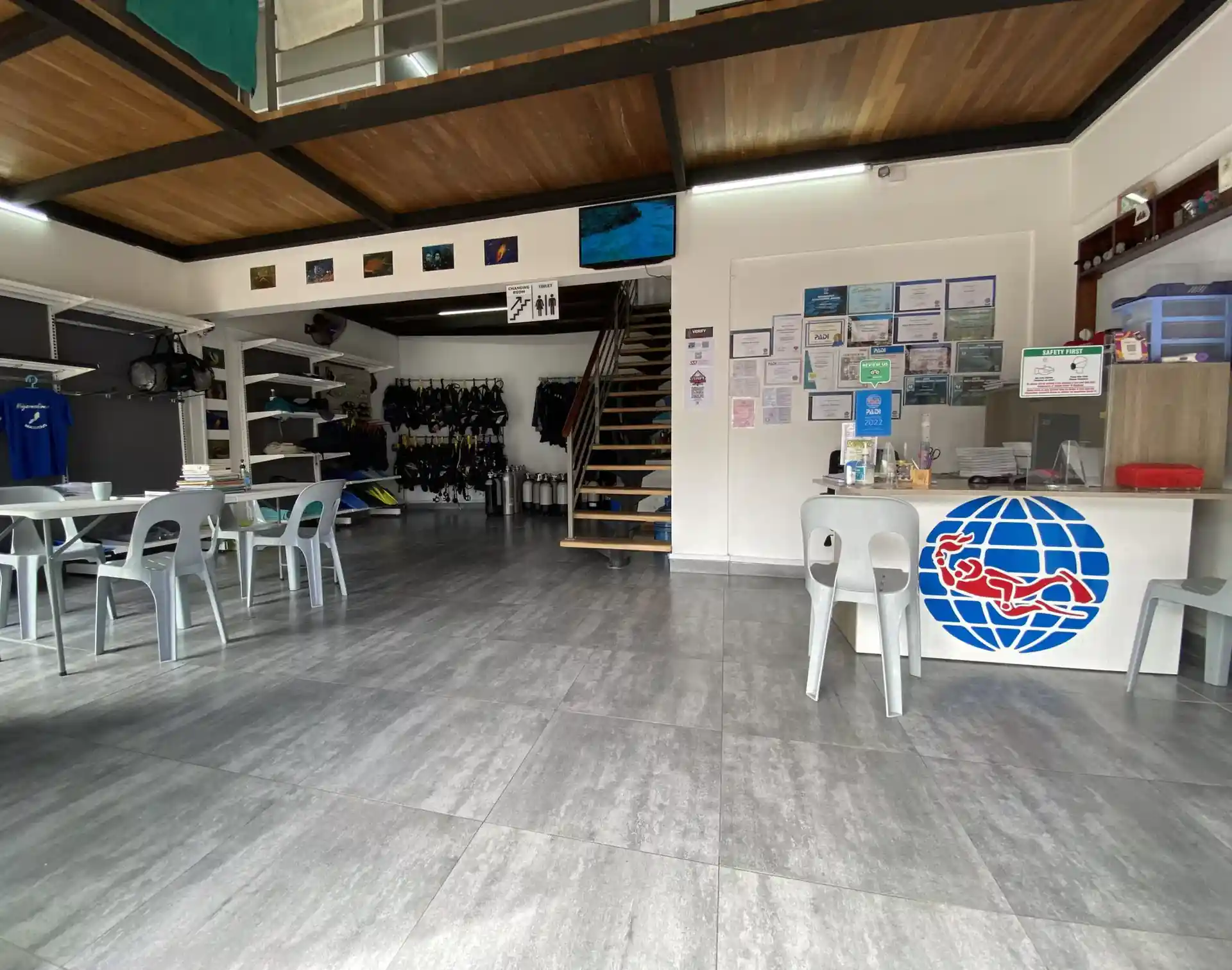 Dive shop photo
