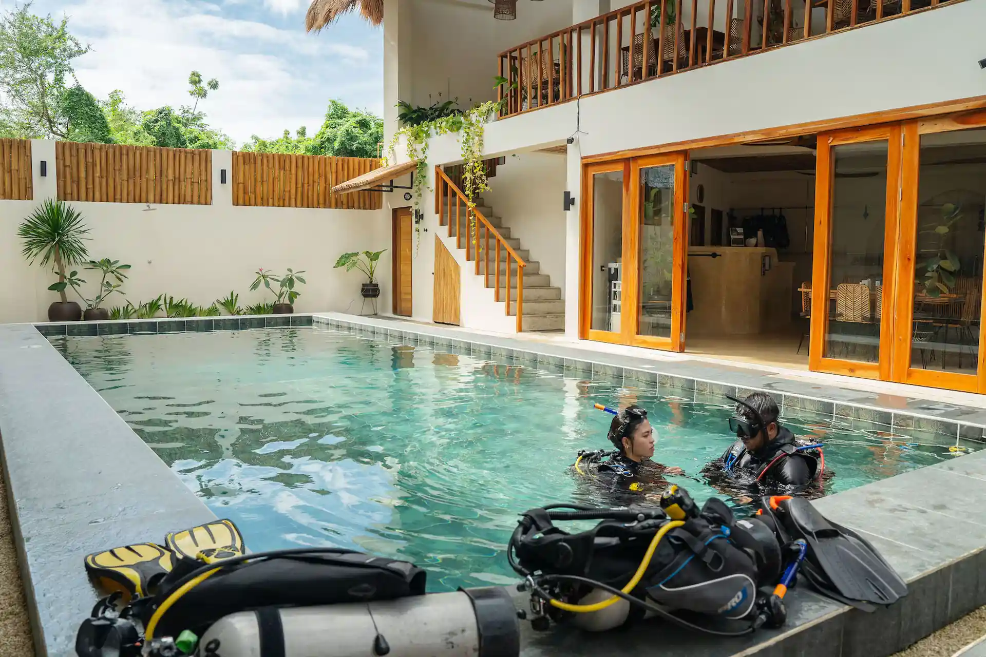 Pool session during the PADI Open Water Course at Haka Dive Center