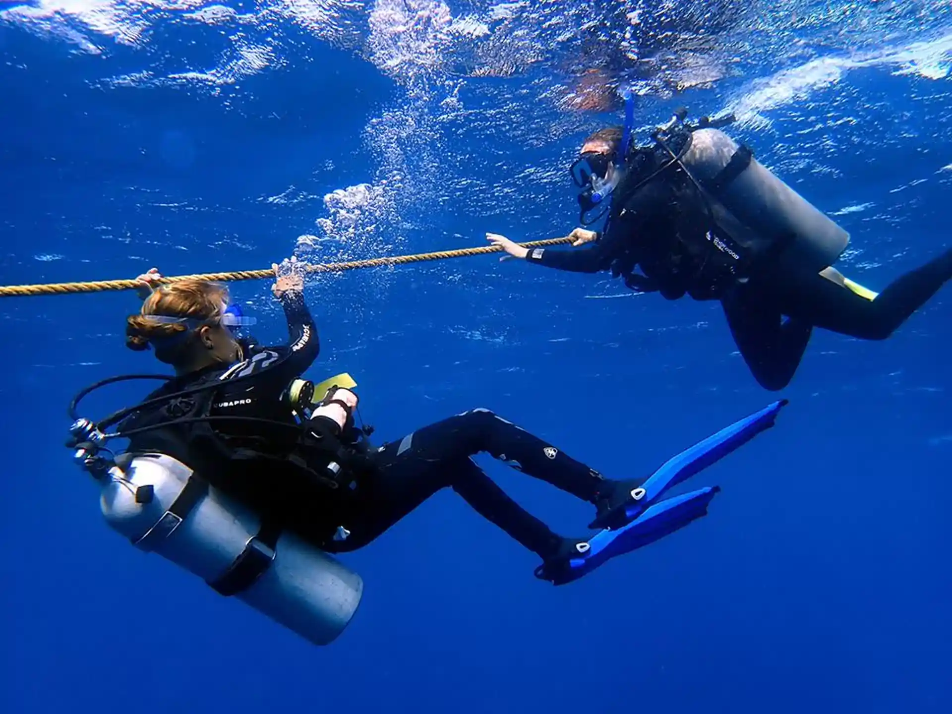 Most dive sites are with a mooring line for easy descents/ascents and to prevent anchoring damage