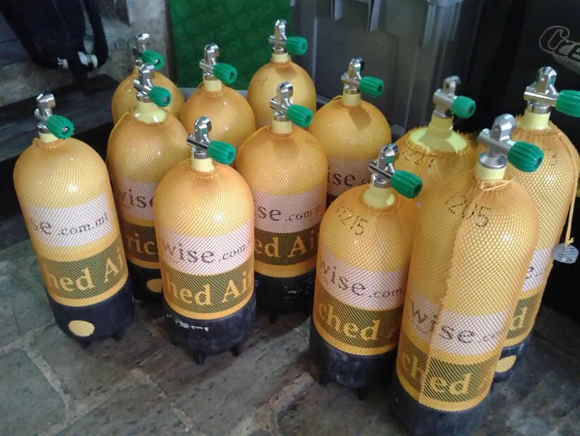 15lt, 12lt short/tall and 10lt nitrox cylinders available