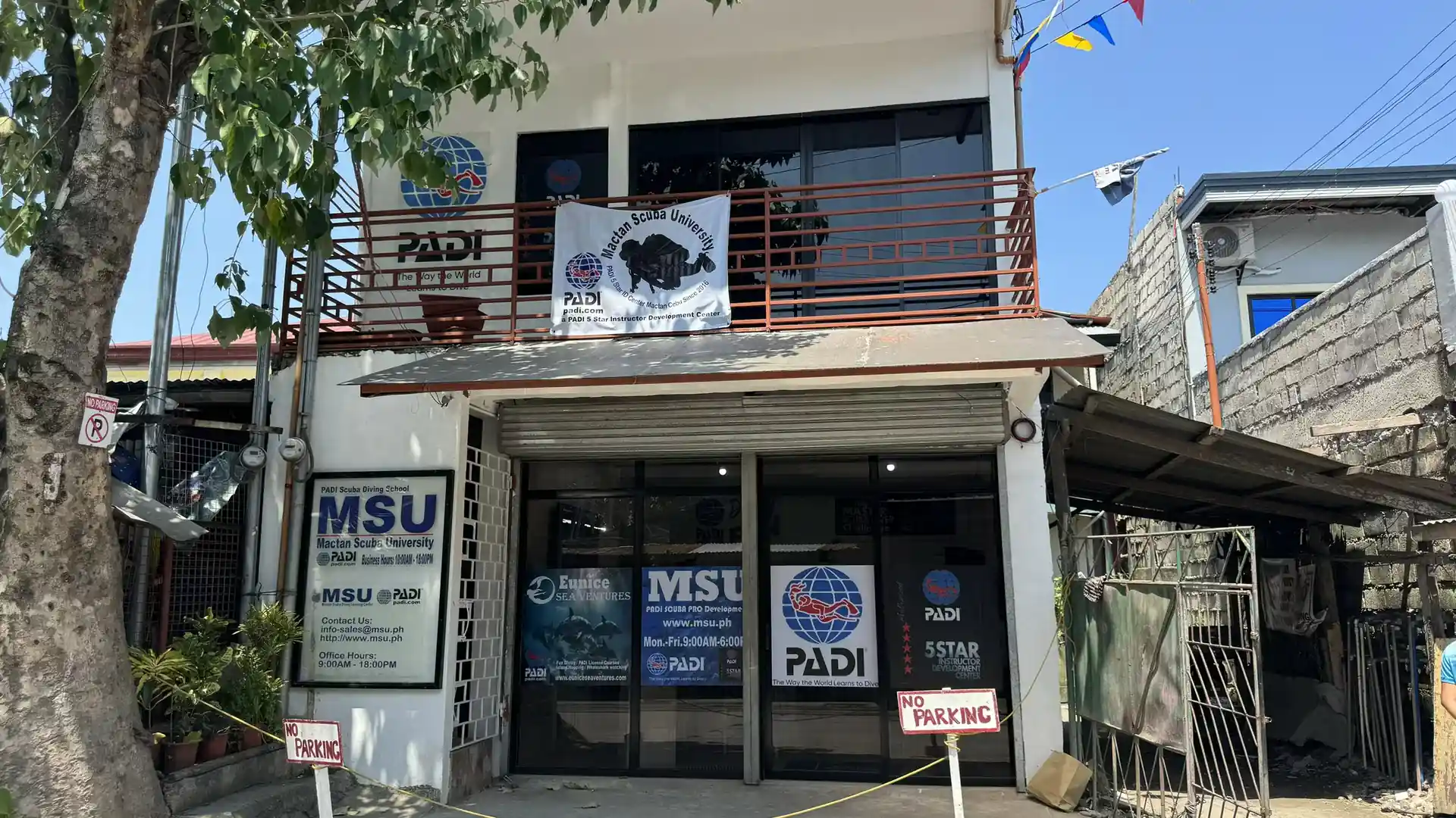 Dive shop photo