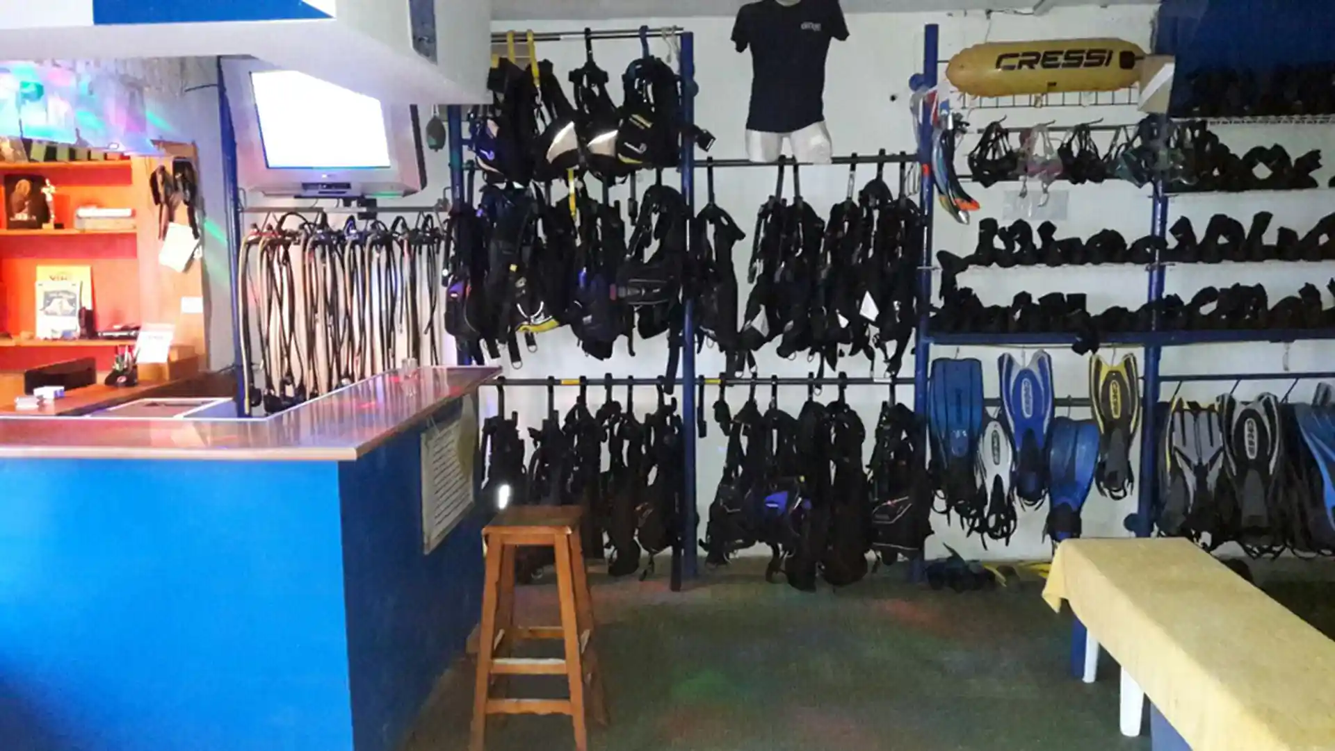 Dive shop photo