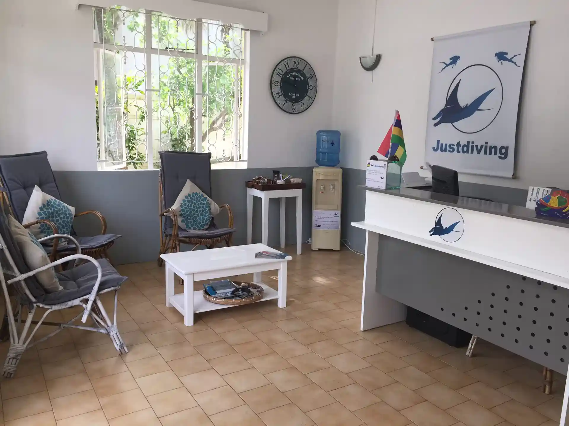 Dive shop photo