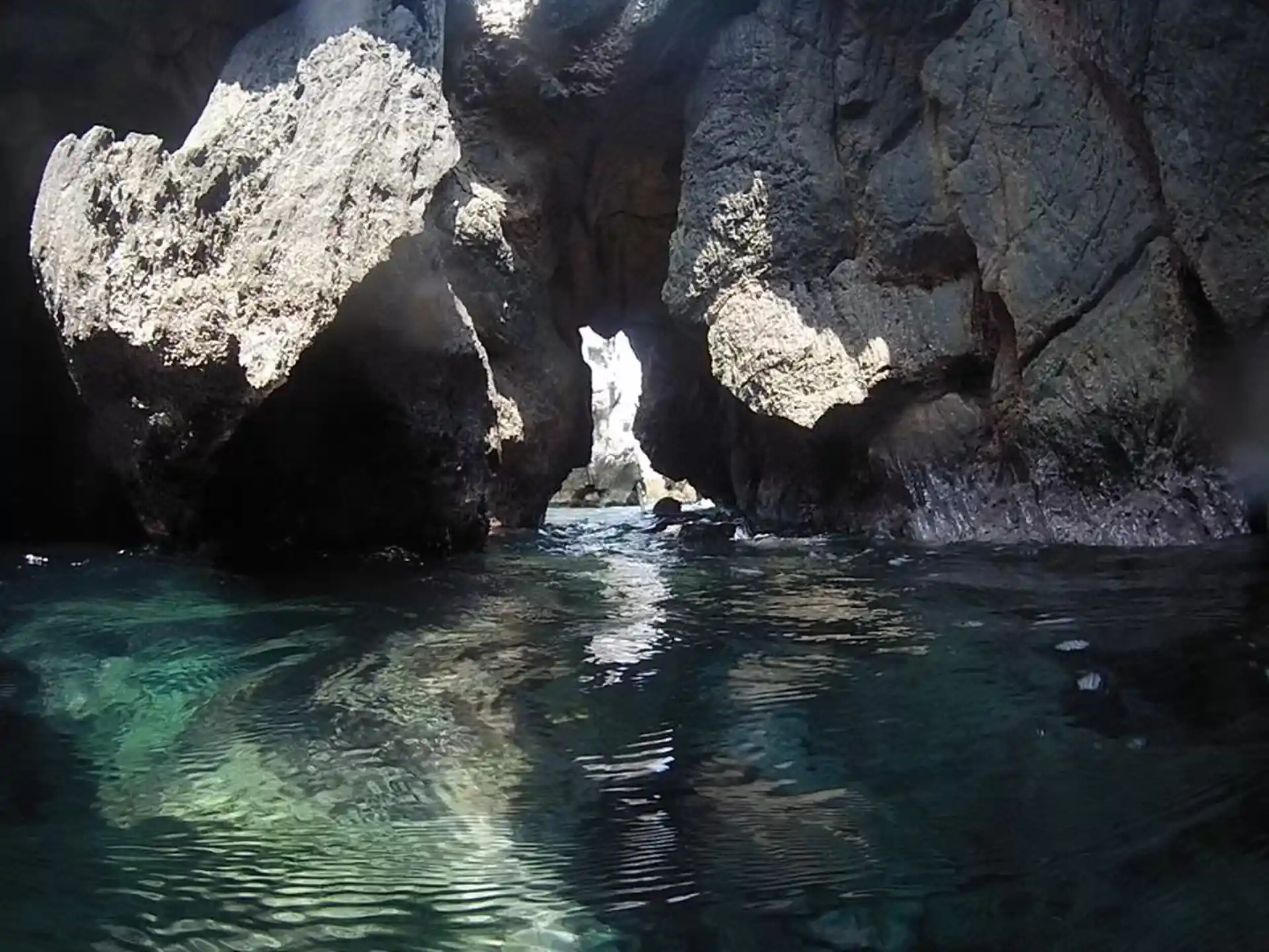 Snorkel tunnels