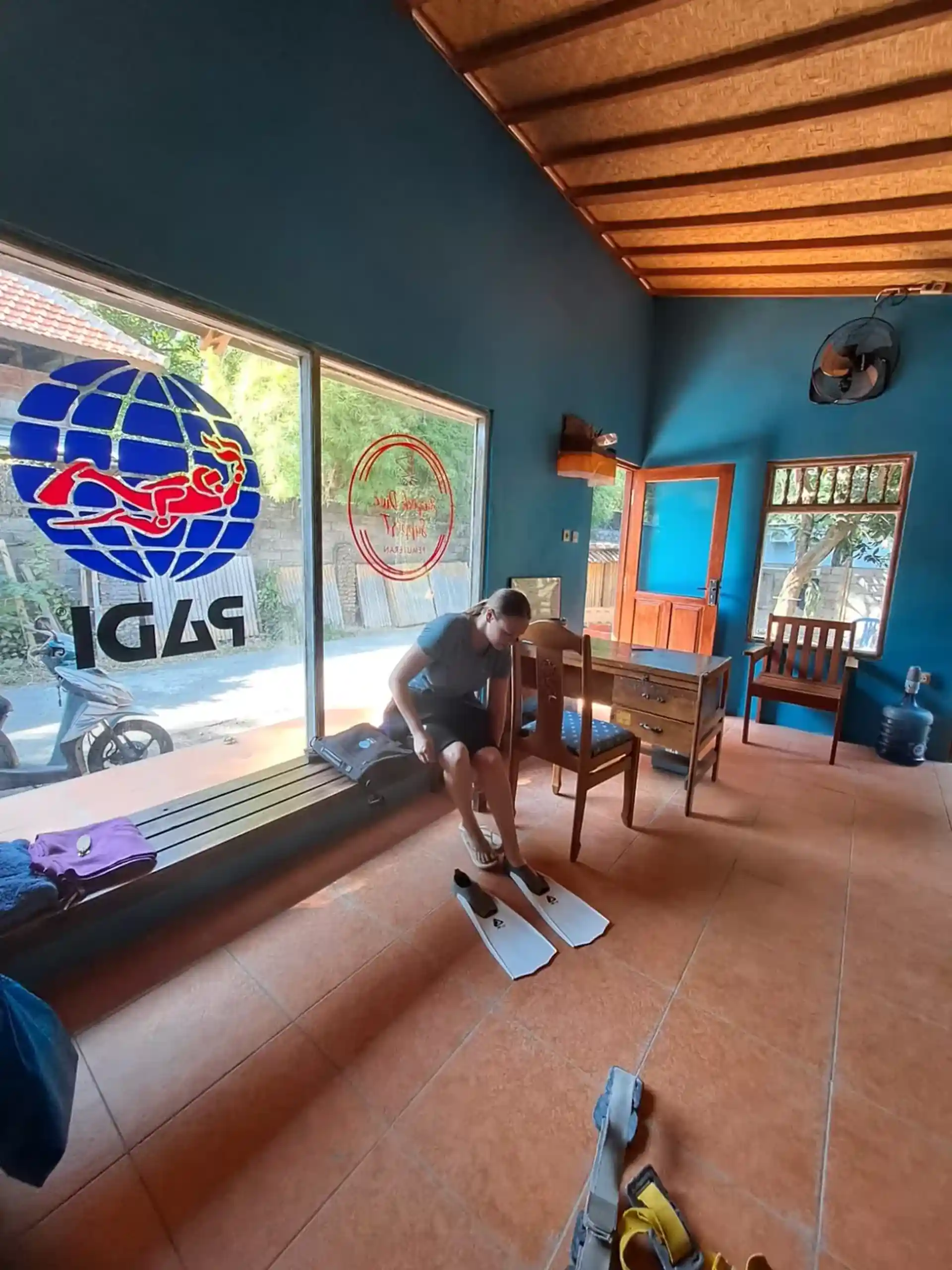 Dive shop photo