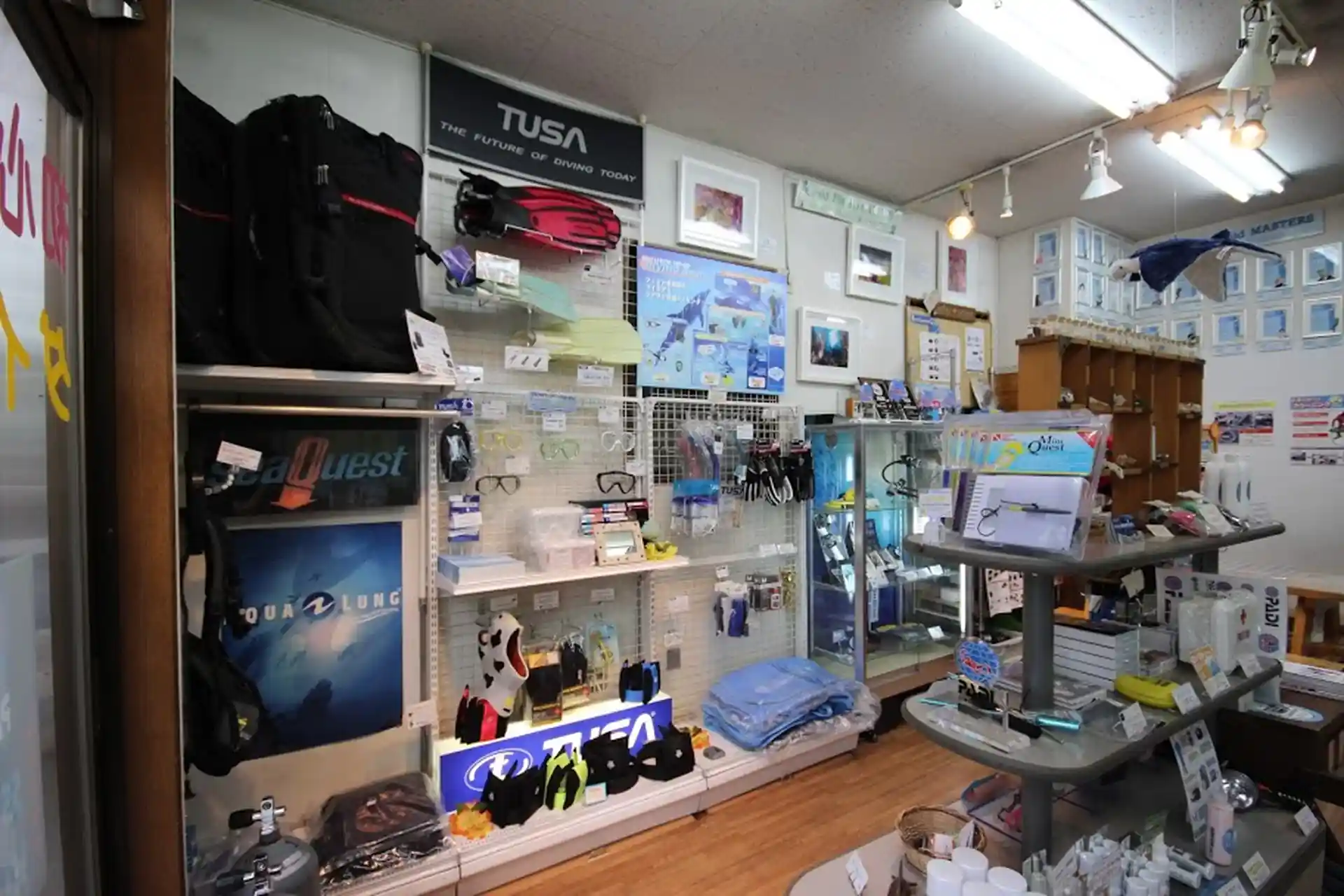 Dive shop photo