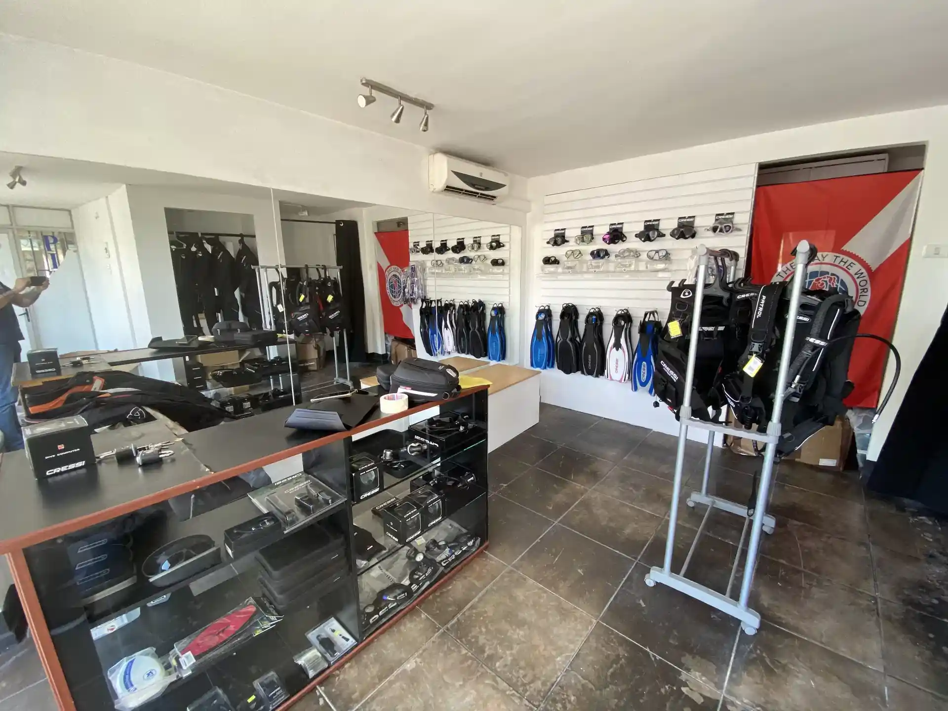 Foto de la tienda de buceo