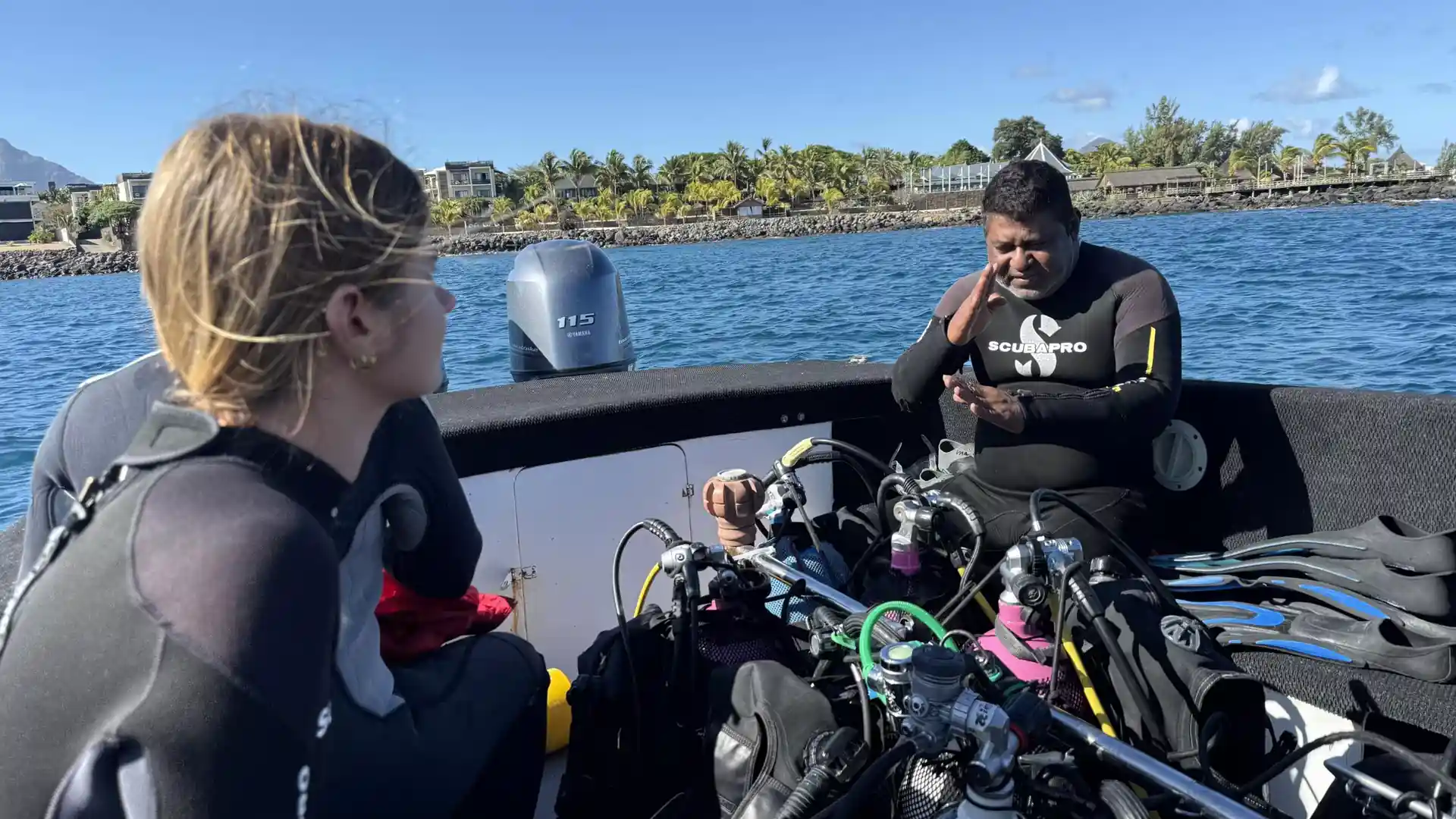 Pre-dive briefing