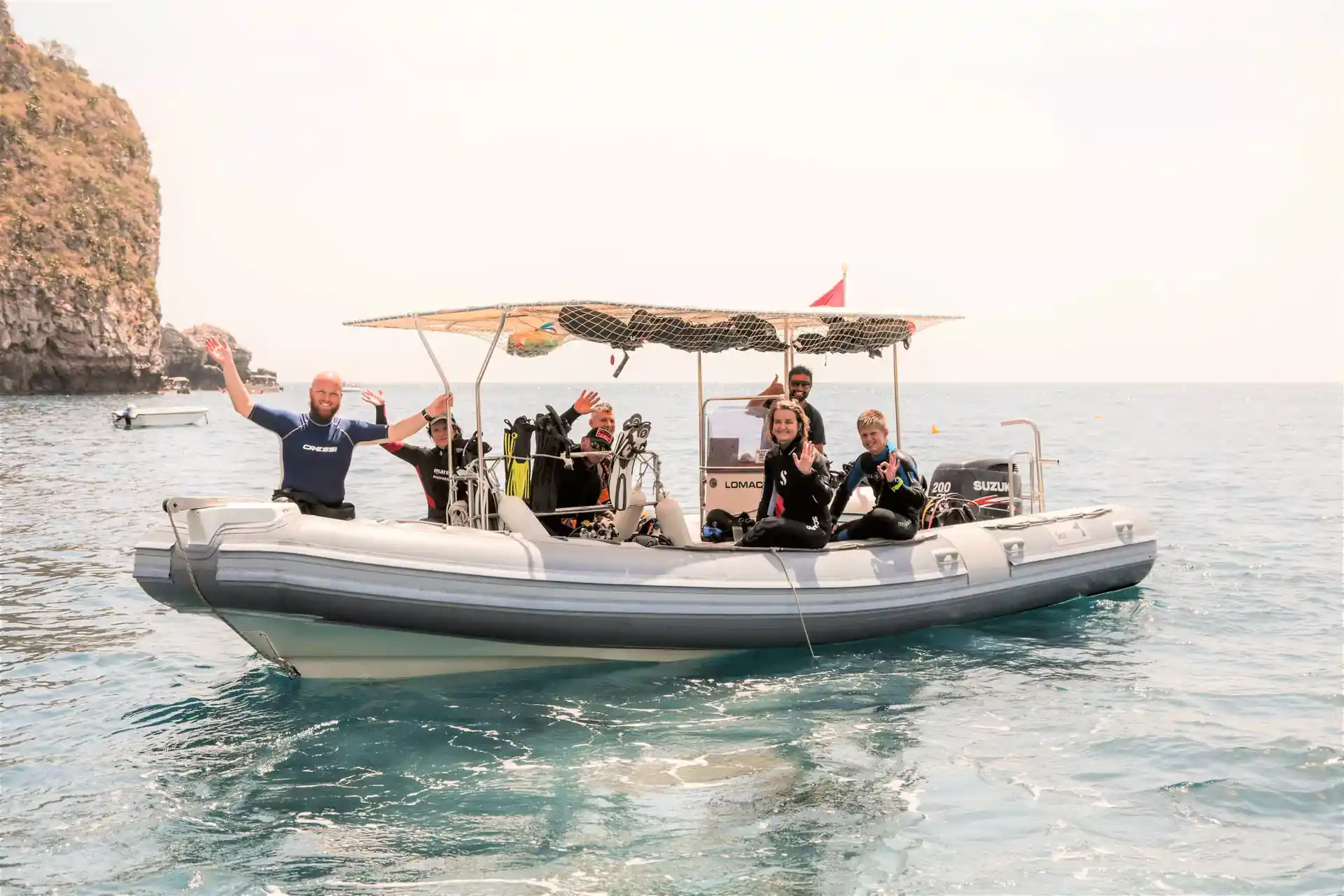 8 meter diving zodiac wit roof