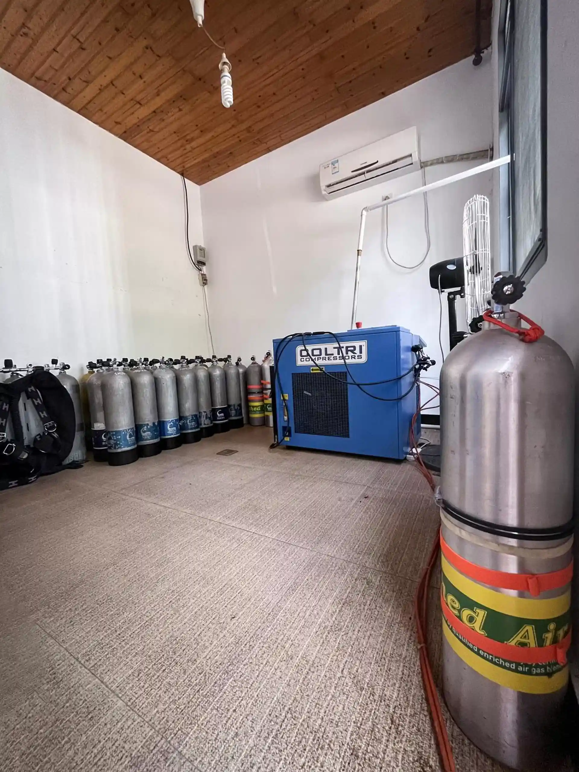 Dive shop photo
