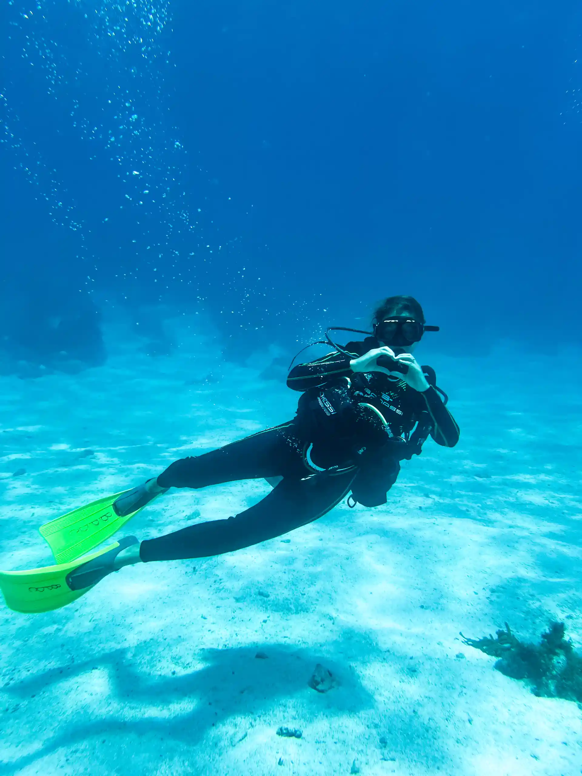Hol Chan is great shallow dive to explore and see a lot of marine life in one area. The 2 mini coral walls provide a scenic backdrop for the schools of fish that live in this area.