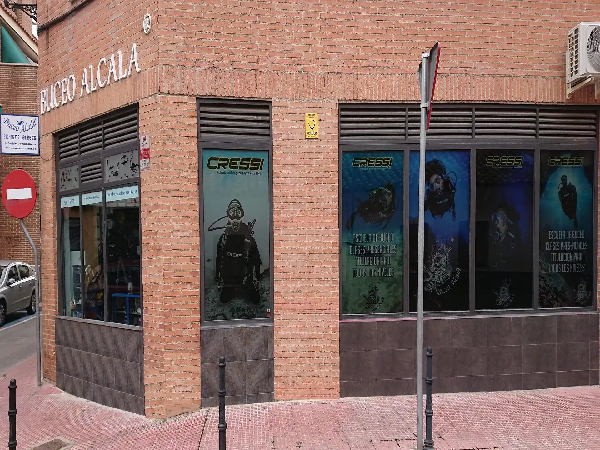Foto de la tienda de buceo