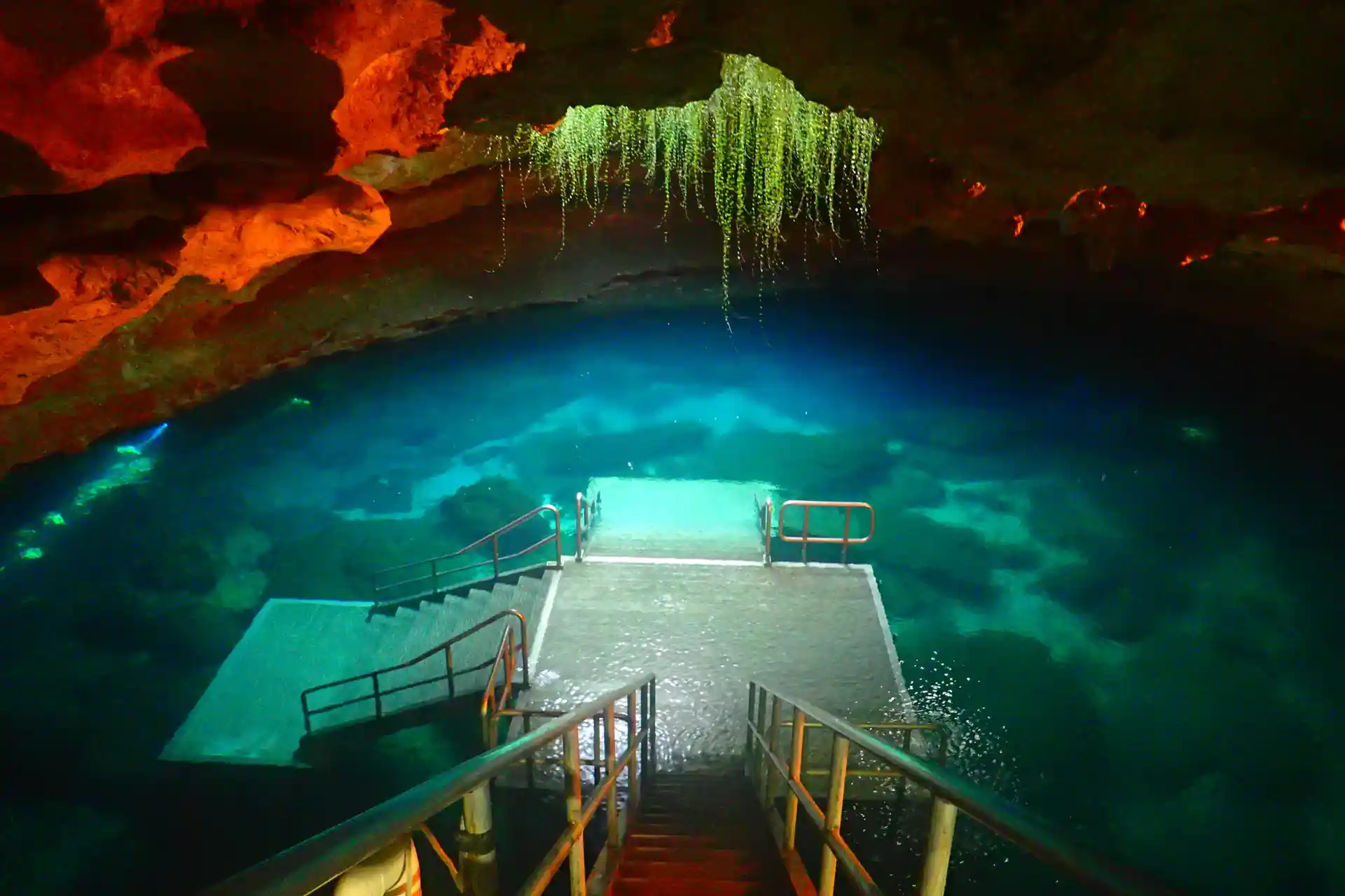 DISCOVER THE UNDERWORLD AT DEVILS DEN