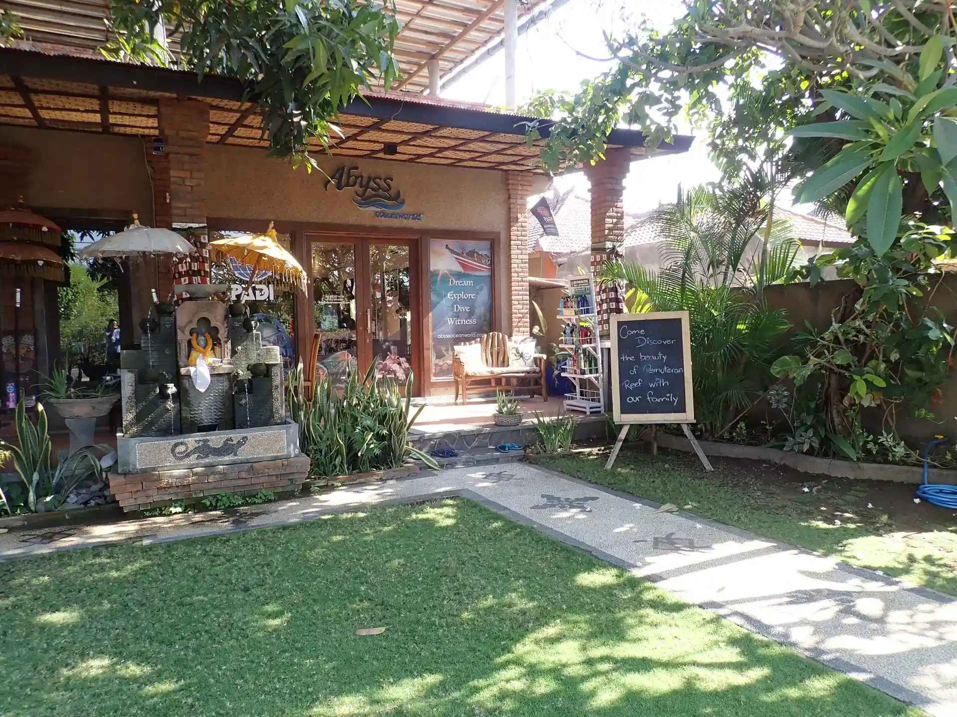 Our dive center and boutique