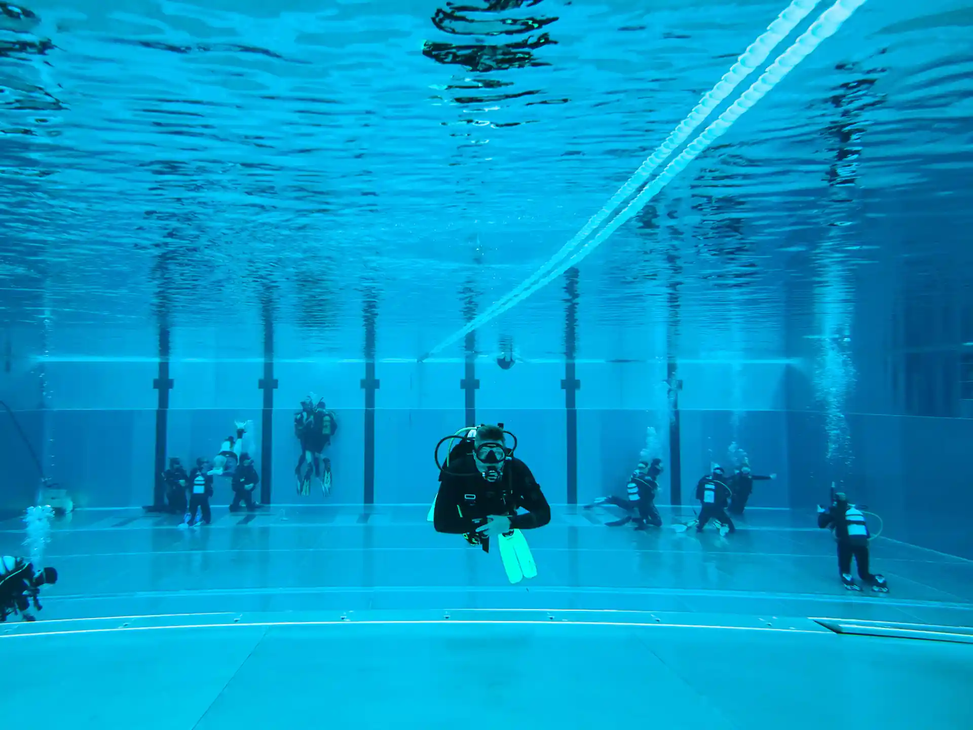 Das ganze Schwimmbad nur nur für uns.