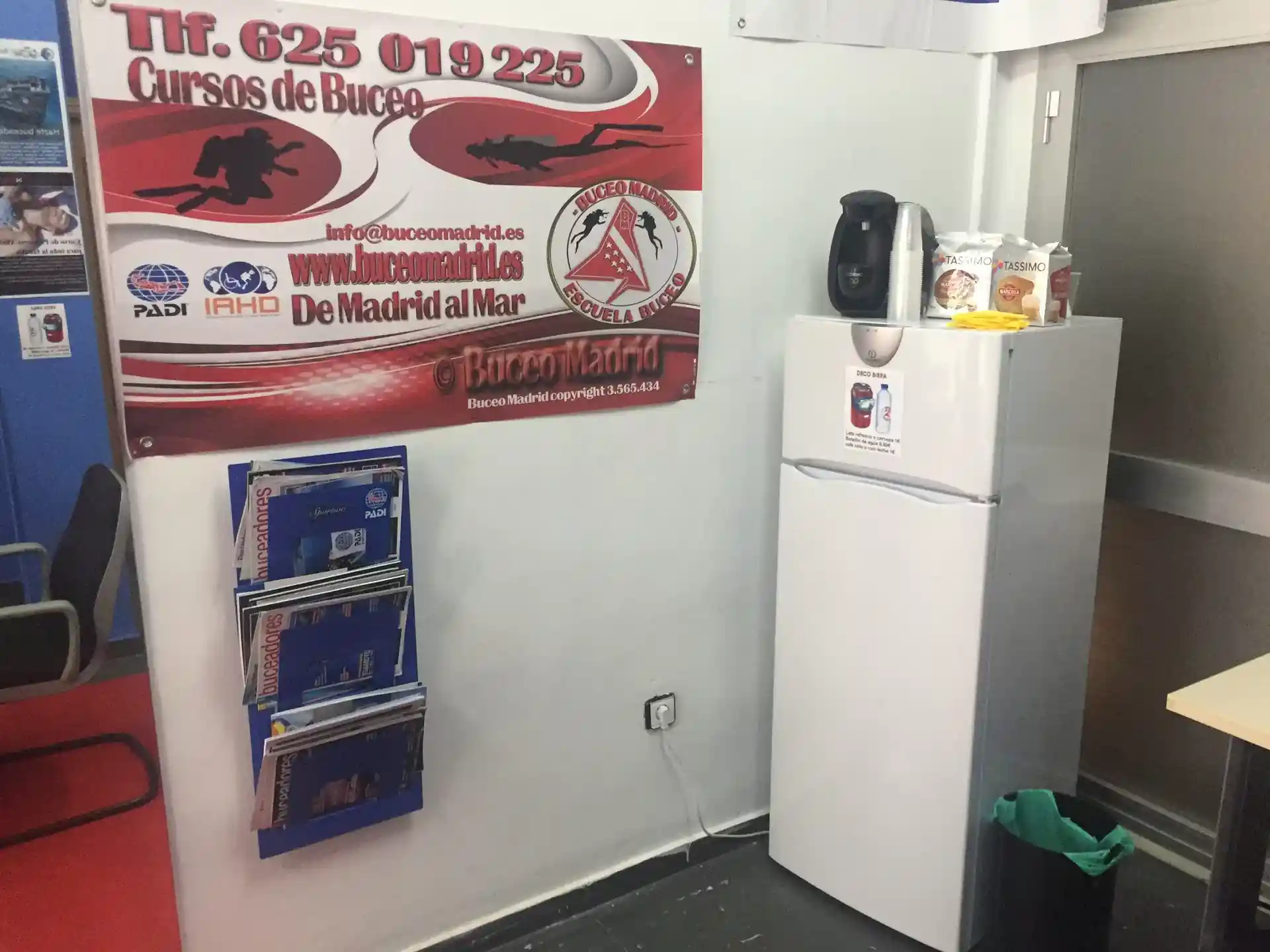 Foto de la tienda de buceo