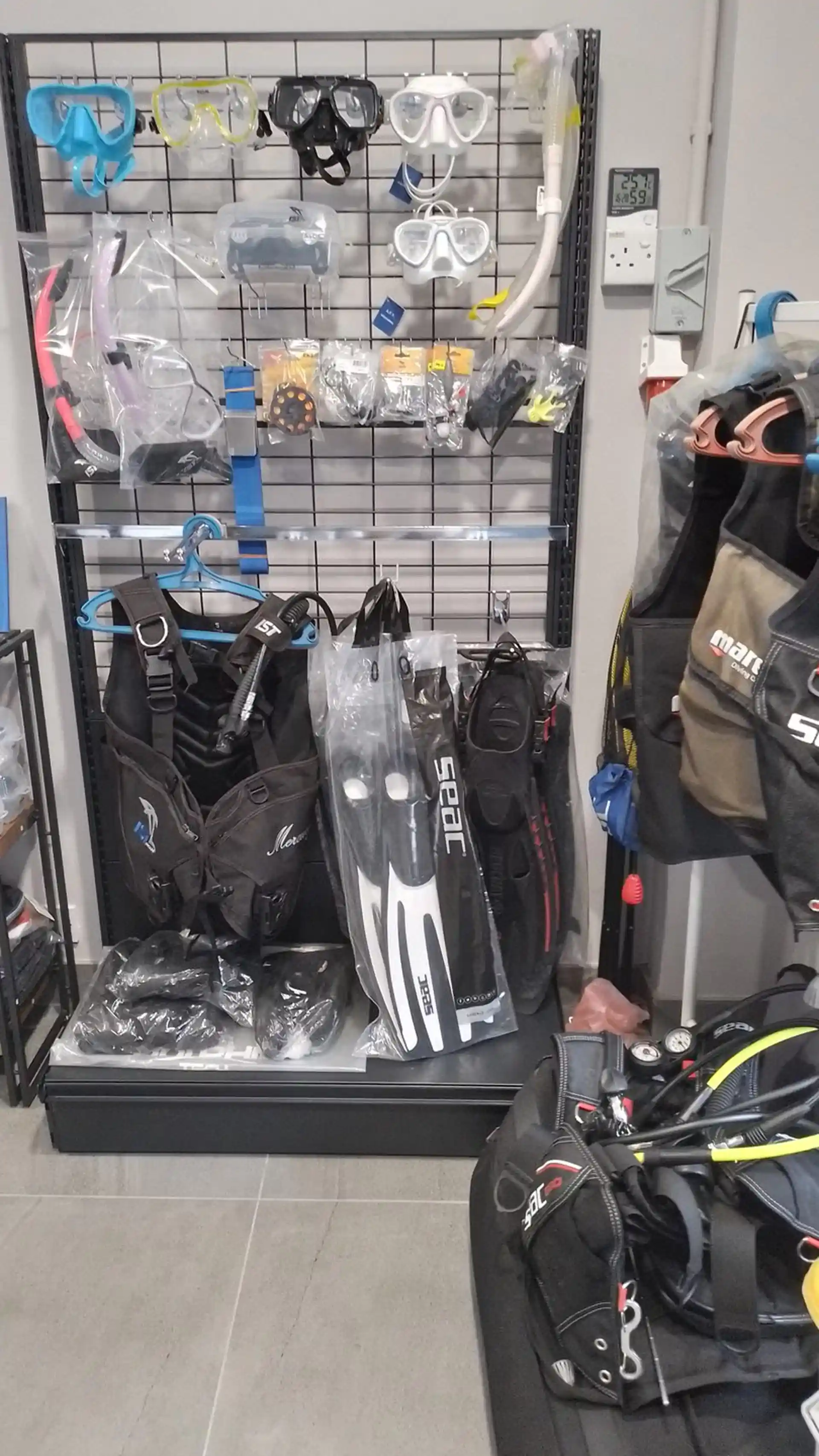 Dive shop photo