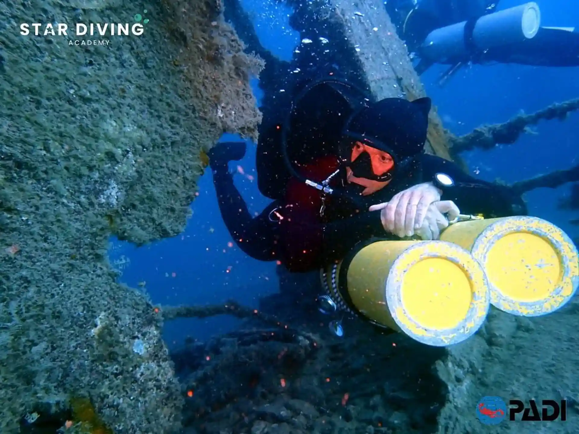 Dive shop photo