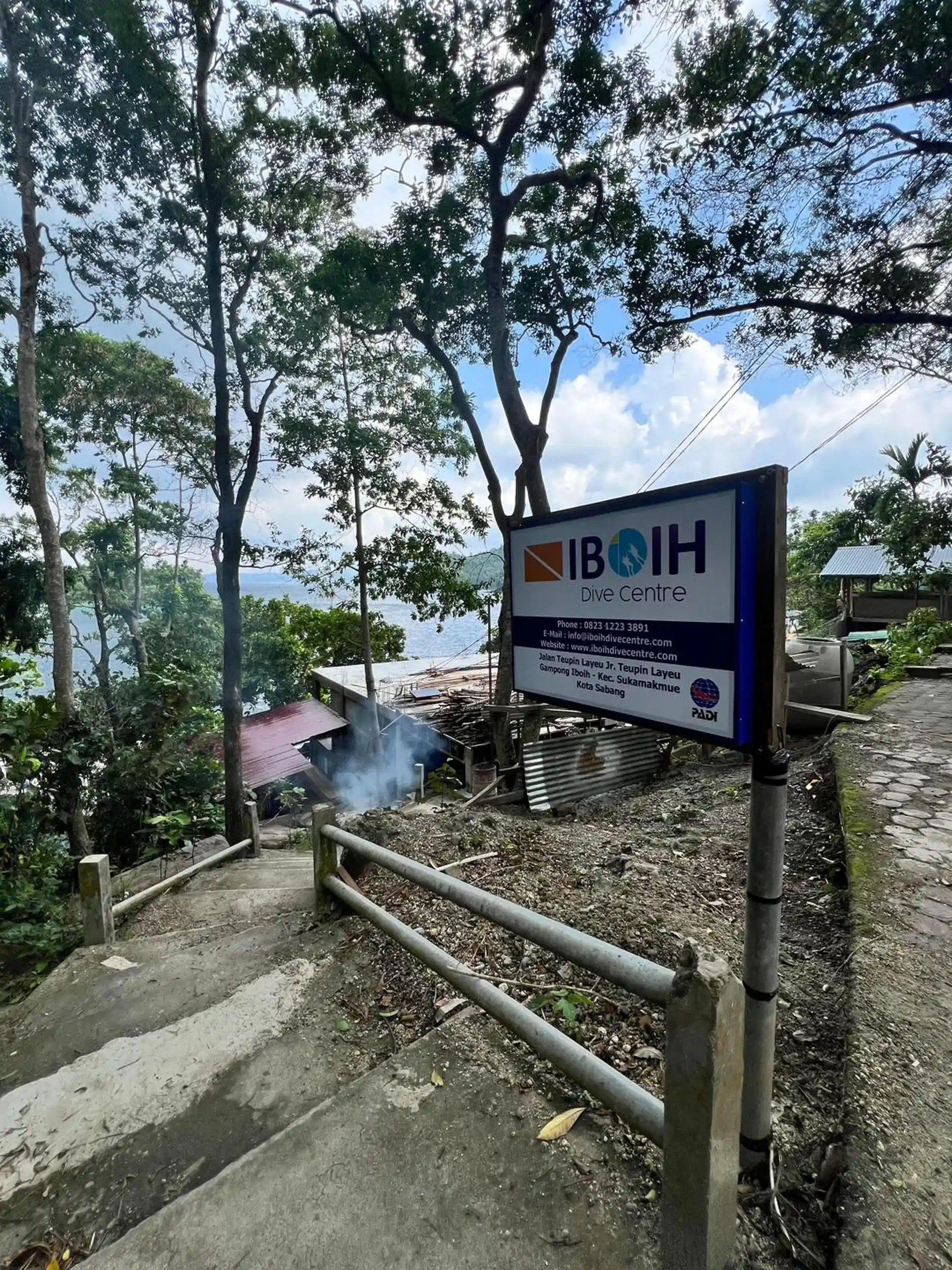 Dive shop photo