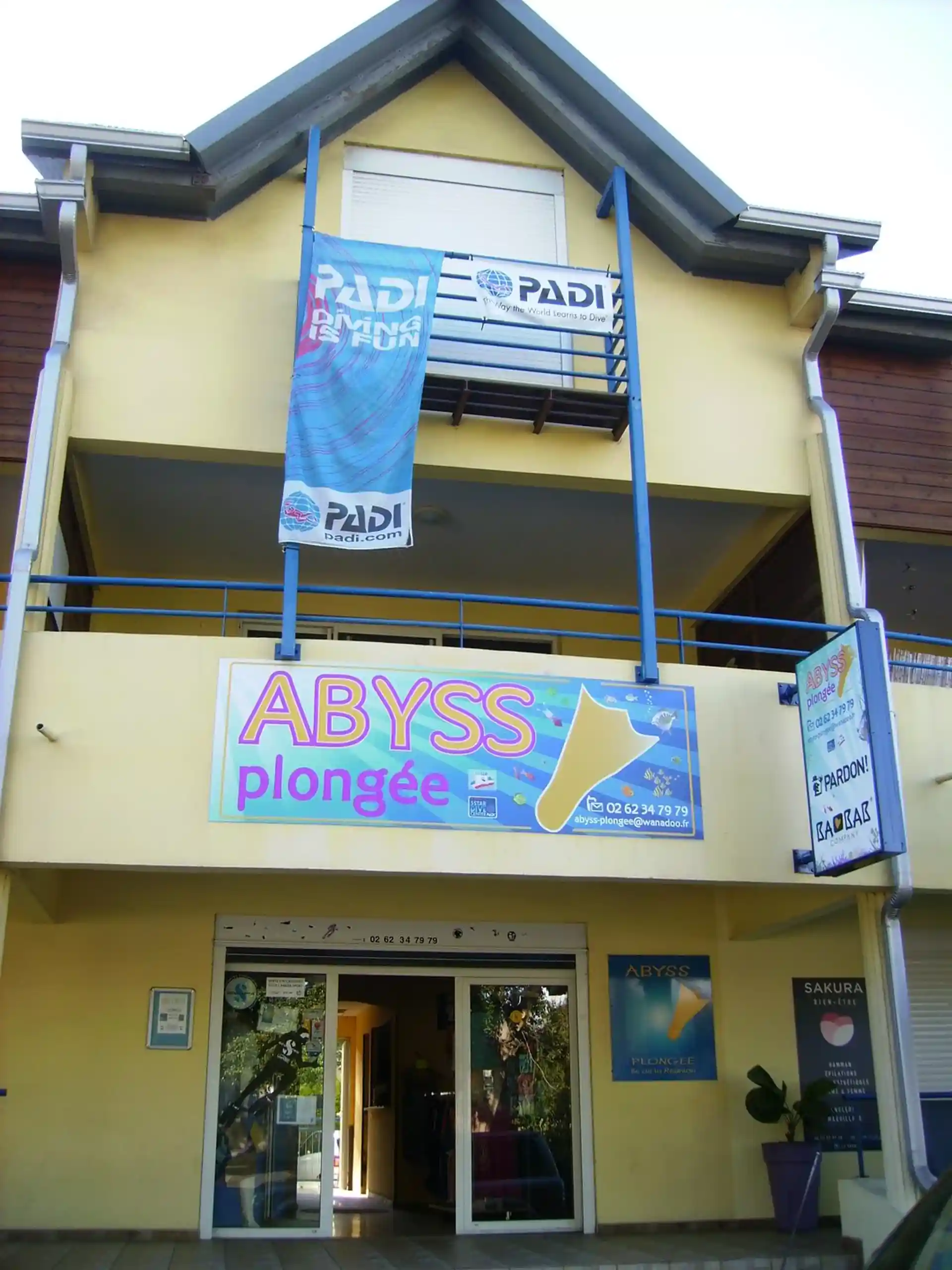Dive shop photo