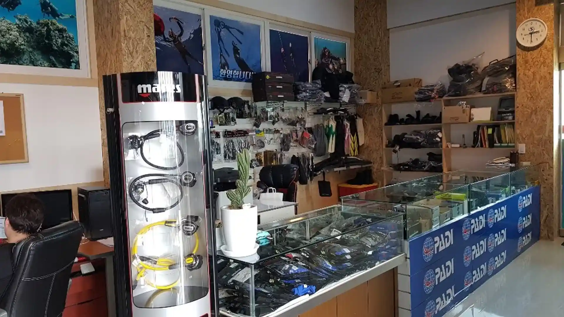 Dive shop photo